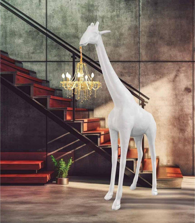 Escultura de jirafa blanca a tamaño real 263 cm